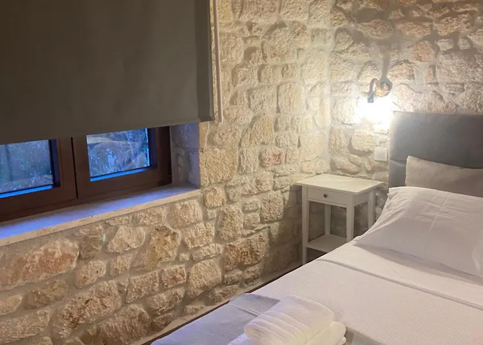 Living In 公寓 阿菲托斯