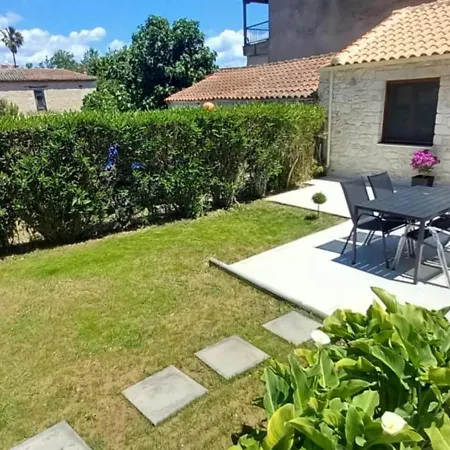 Living In Апартаменты Афитос